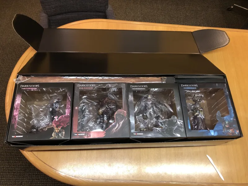 Unboxing The Darksiders III Apocalypse Edition