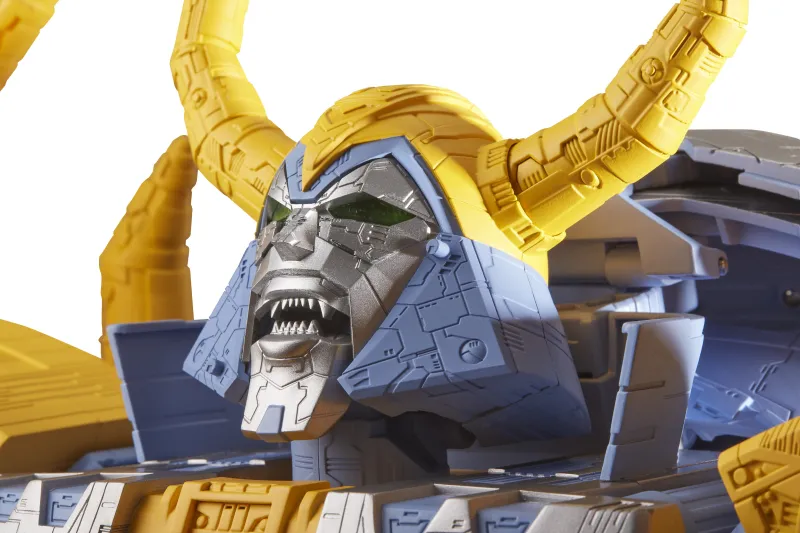 Hasbro Unveils Stupidly Huge Transformers Figure