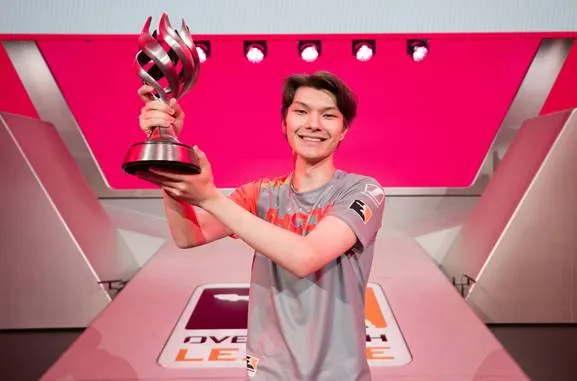 New Overwatch Zarya Alien Skin Celebrates Sinatraa