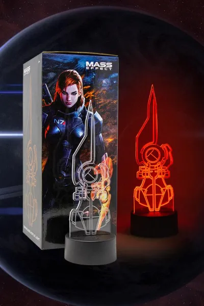 This Mass Effect-Inspired Omniblade Lamp Is A Must-Have For Any N7 Hopeful