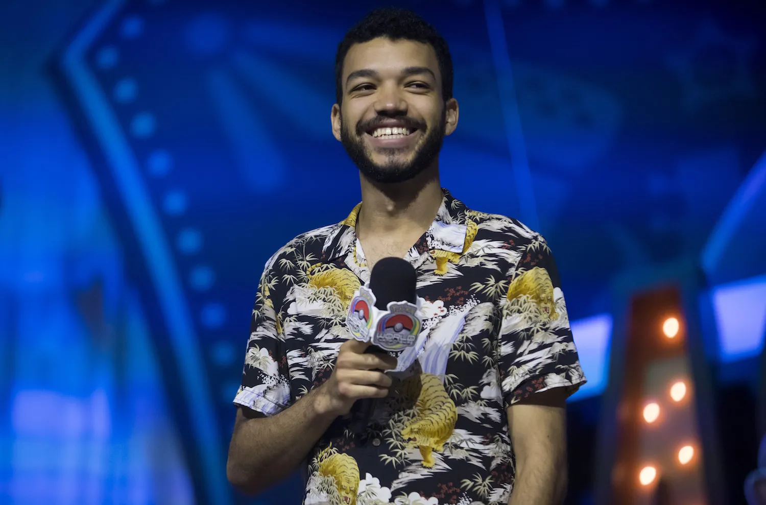 Detective Pikachu Cast And Director Reveal The Movie's Logo At The 2018 Pokémon World Championships