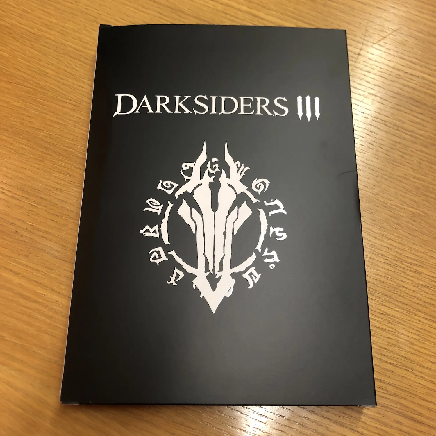 Unboxing The Darksiders III Apocalypse Edition