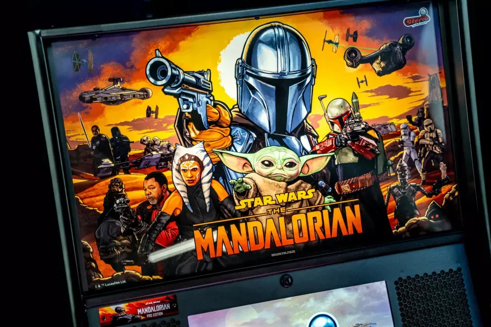 The Mandalorian Pinball Machine Is Expensive And Looks Awesome