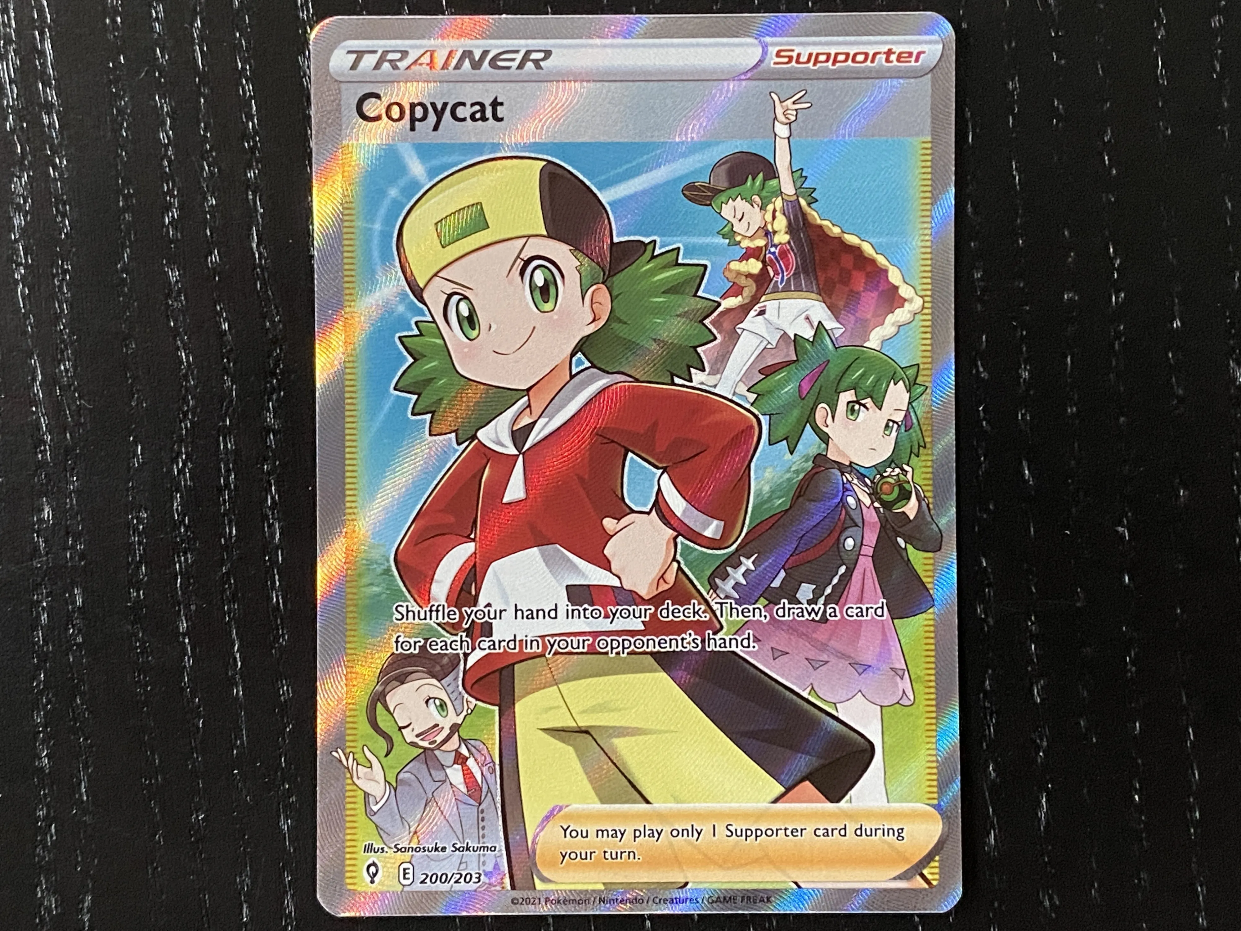 Pokémon Sword & Shield – Evolving Skies: The Coolest Cards We Pulled From Boosters Packs