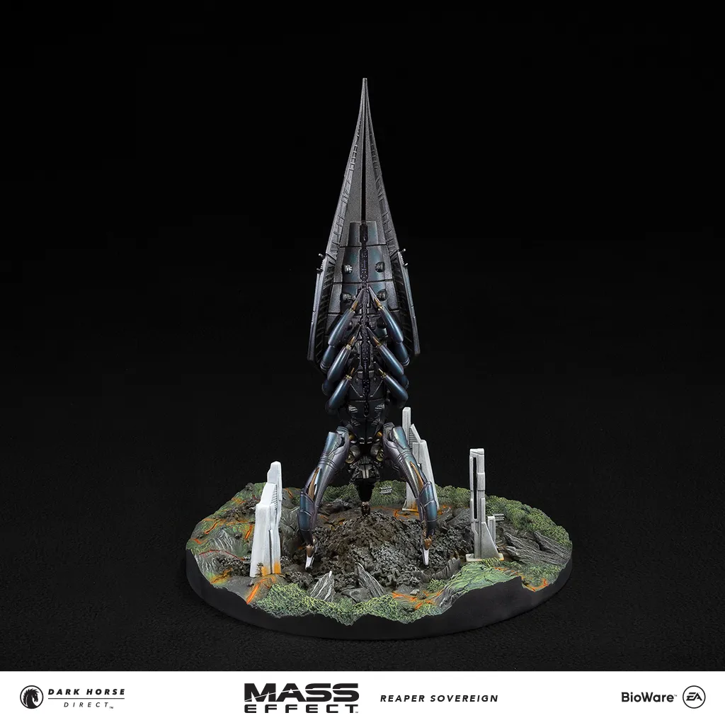 Mass Effect: Dark Horse Unveils Beautiful Reaper Sovereign Ship Replica Now Available For Pre-Order