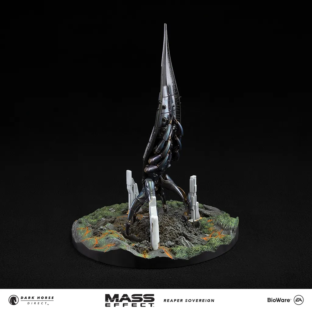 Mass Effect: Dark Horse Unveils Beautiful Reaper Sovereign Ship Replica Now Available For Pre-Order