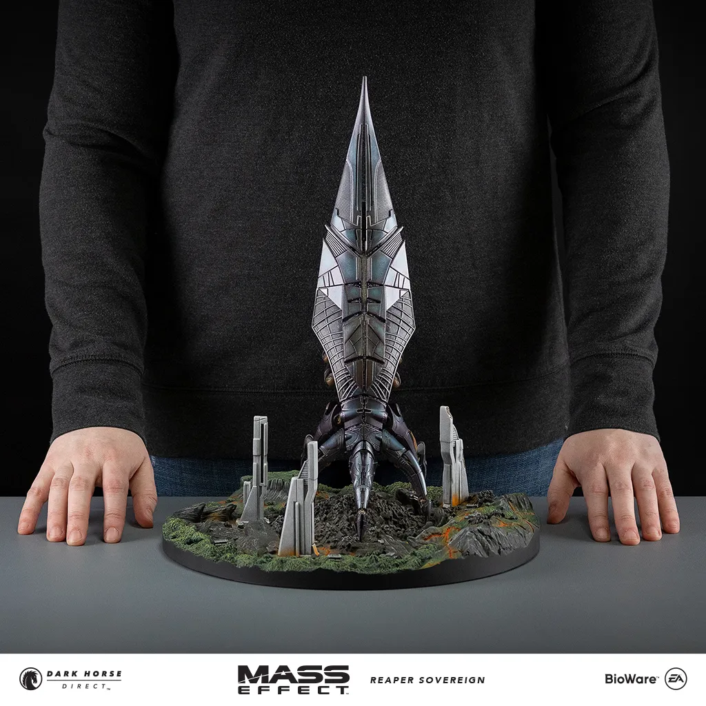 Mass Effect: Dark Horse Unveils Beautiful Reaper Sovereign Ship Replica Now Available For Pre-Order