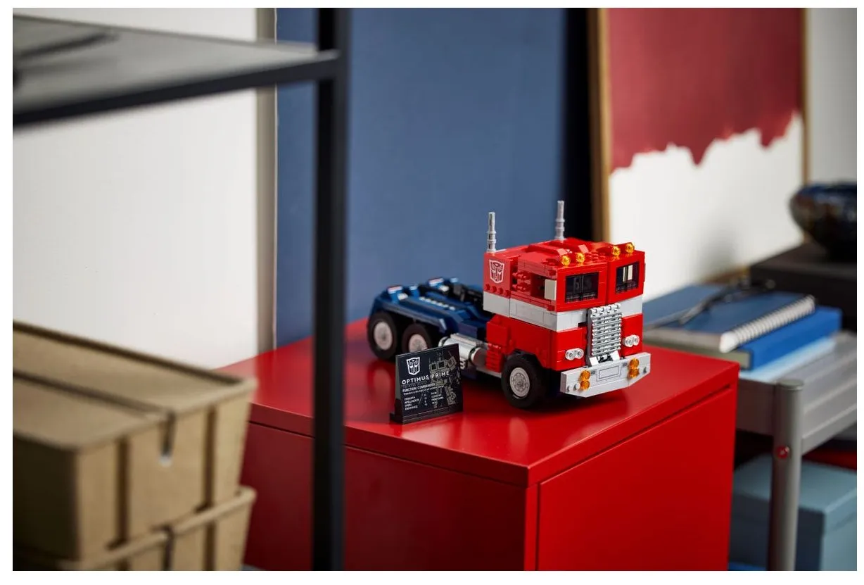 Lego Optimus Prime Can Transform And Looks To Be One Of The Coolest Sets Yet