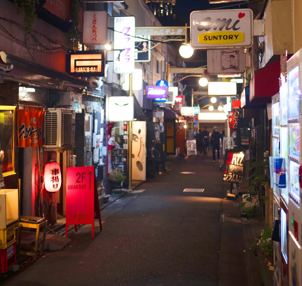 The Real-Life Kamurochō: A Yakuza History Lesson with Tokyo Vice’s Jake Adelstein