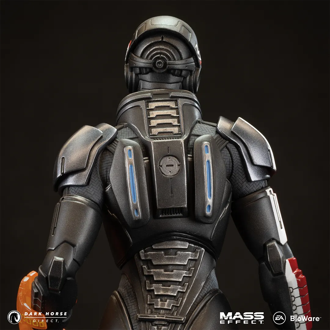 Exclusive – Dark Horse Reveals New Mass Effect Commander Shepard Statues