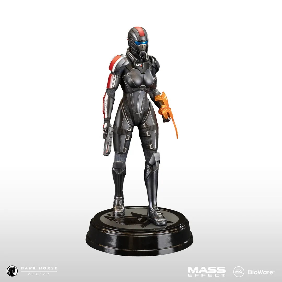 Exclusive – Dark Horse Reveals New Mass Effect Commander Shepard Statues