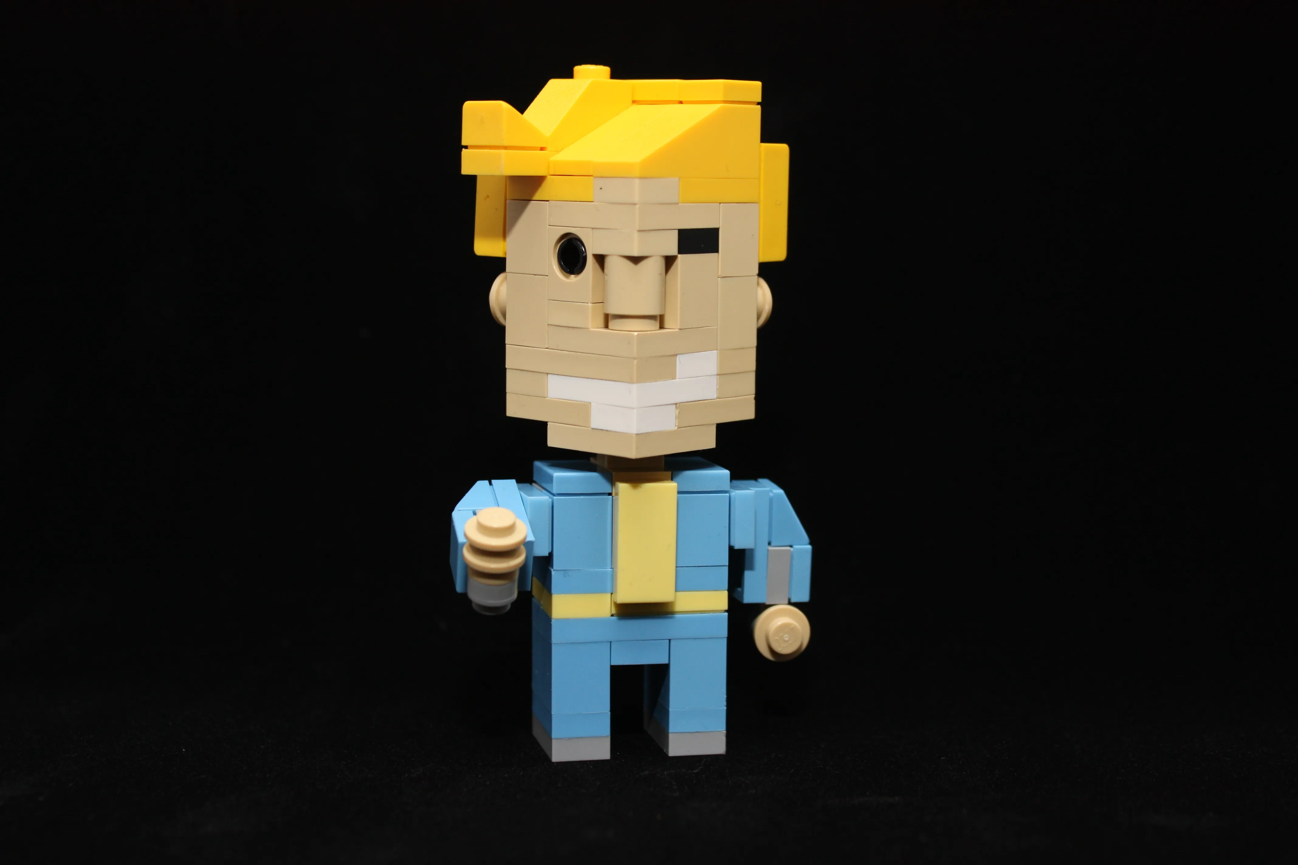 Lego Builder Recreates Entire Fallout 4 Garage, Plus Dogmeat