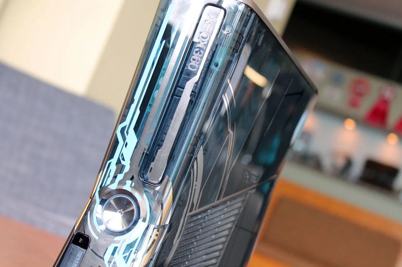 A Close Look At The Halo 4 Xbox 360