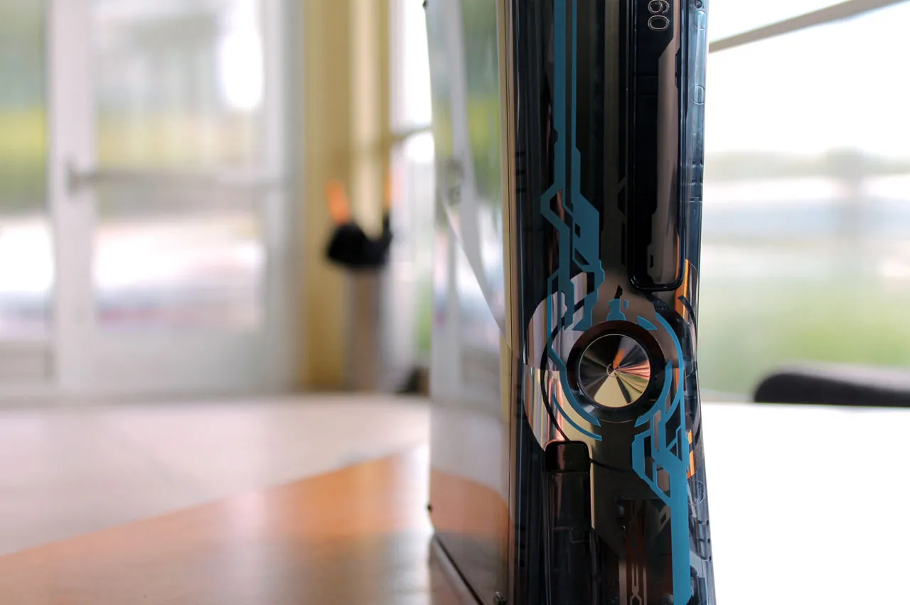 A Close Look At The Halo 4 Xbox 360
