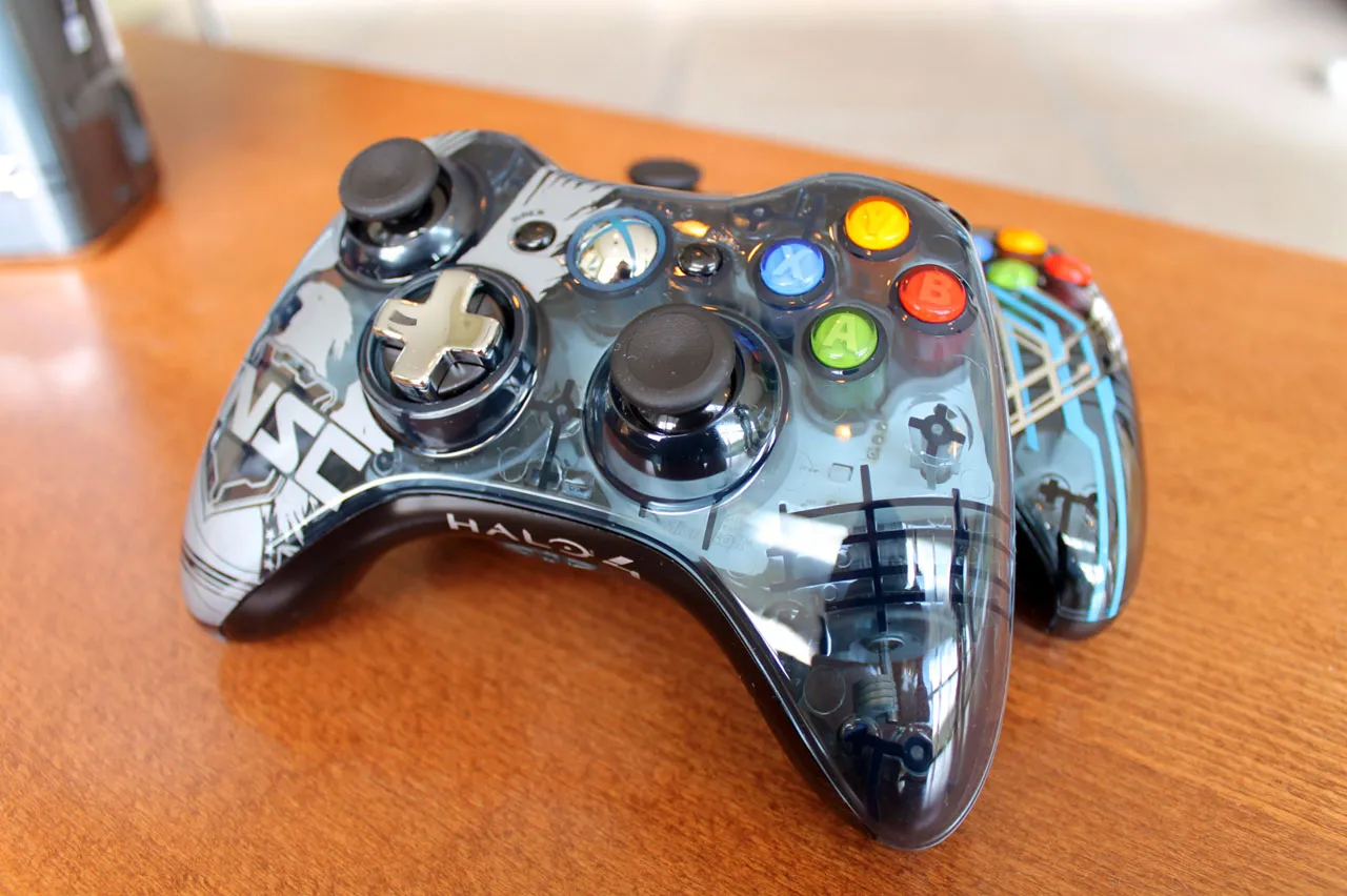 A Close Look At The Halo 4 Xbox 360