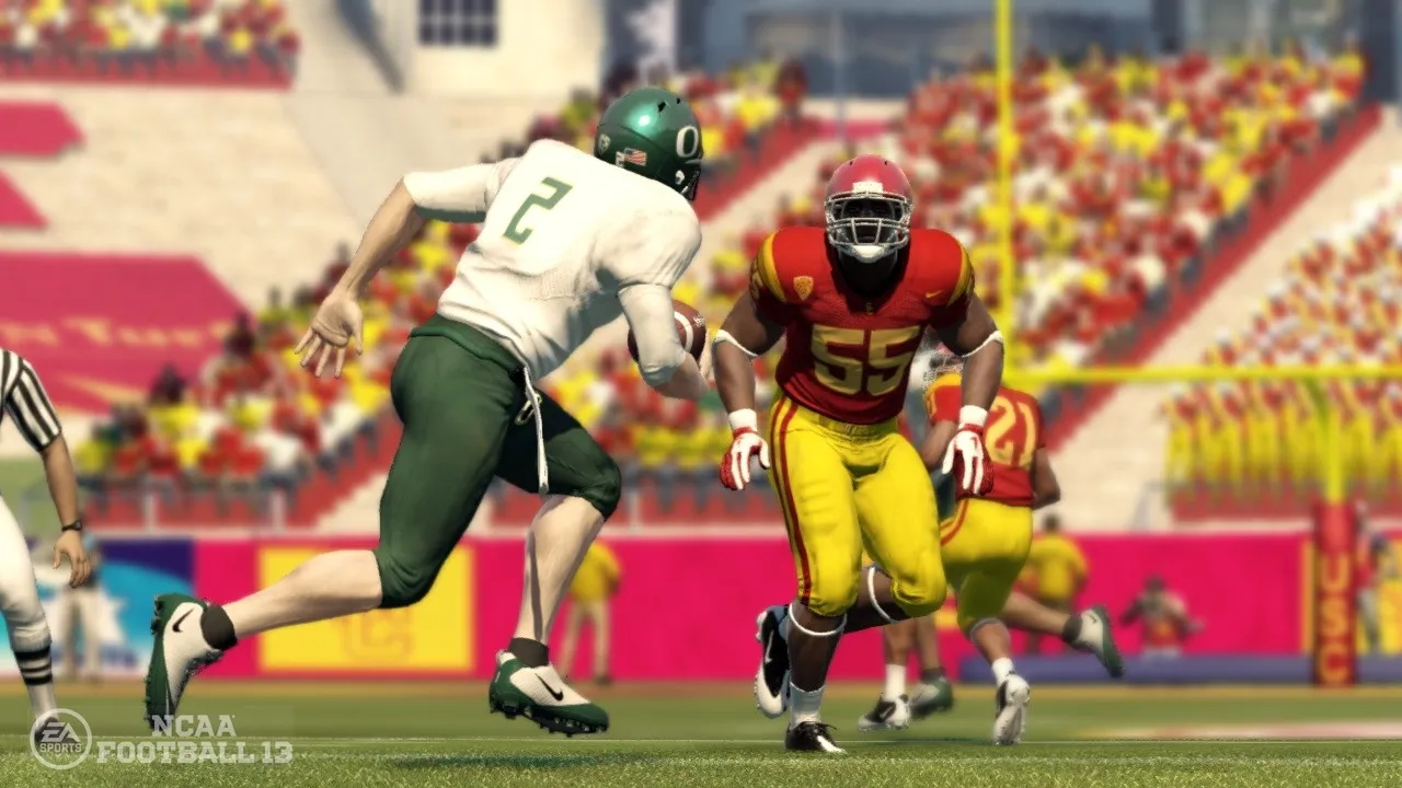 EA Tiburon Makes A Fourth-Down Conversion During A Crucial Drive
