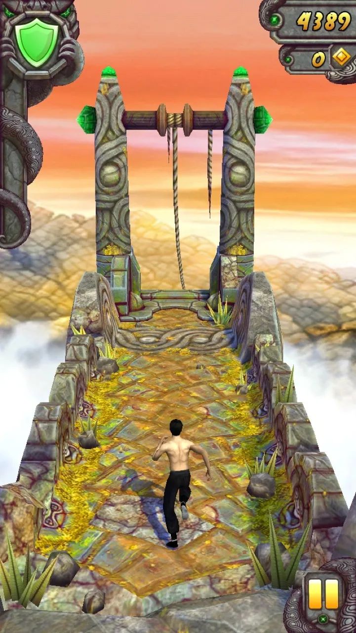 Bruce Lee Gets Some Exercise In Temple Run 2