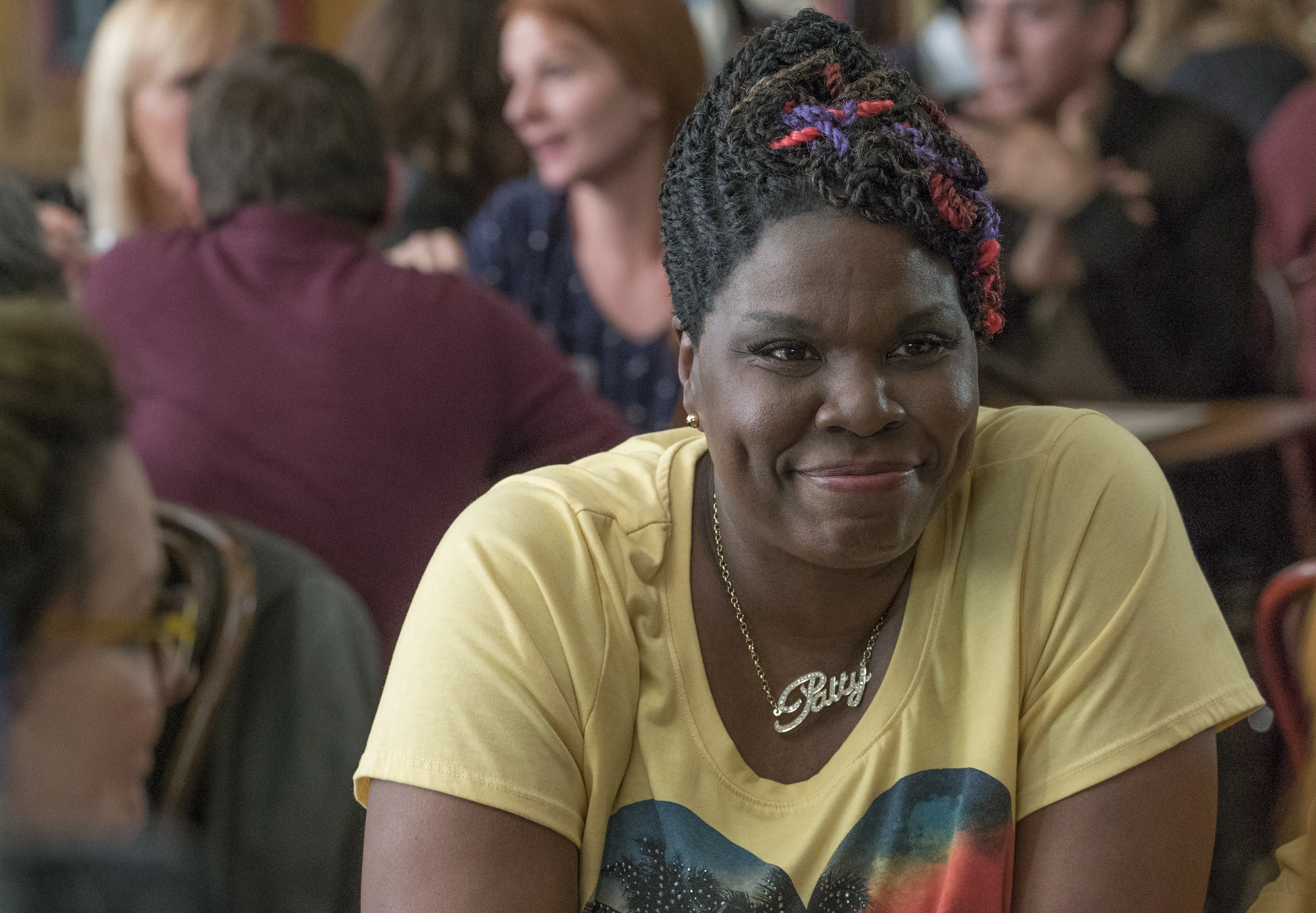 Chris Hemsworth Joins The Rest Of The Ghostbusters Cast In Solo Set Shots
