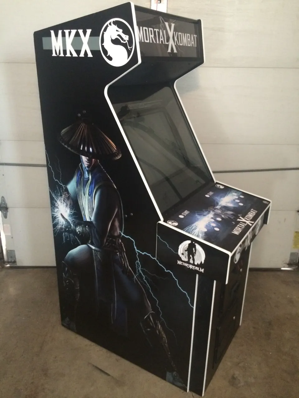 Mortal Kombat X Joins Superfan's Collection Of Custom-Made Arcade Cabinets