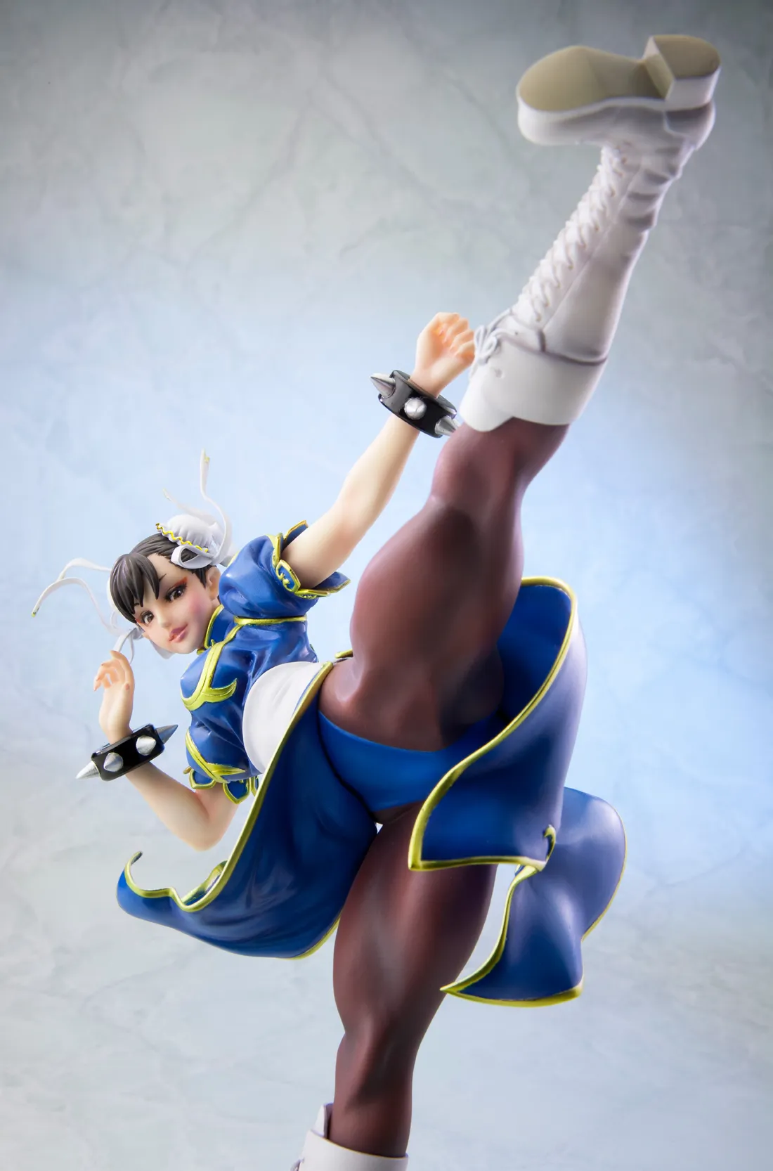 Kotobukiya Reveals Its High Kicking Chun-Li Statue