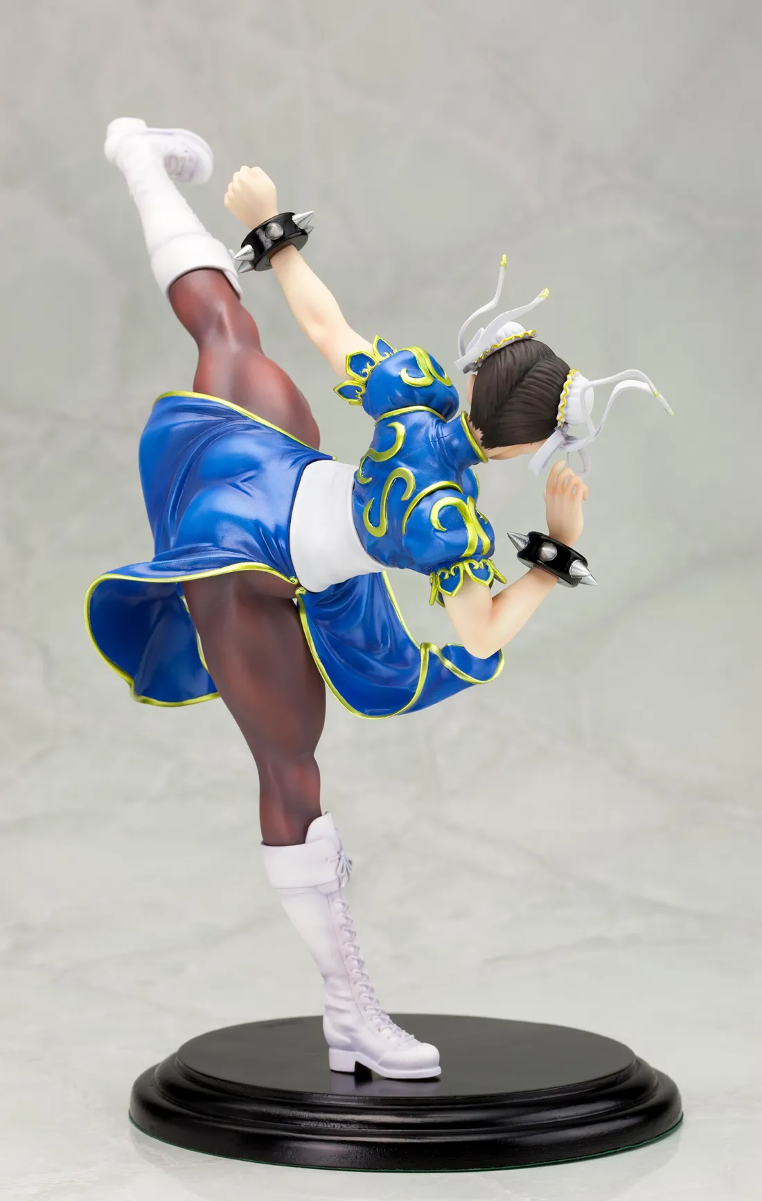 Kotobukiya Reveals Its High Kicking Chun-Li Statue