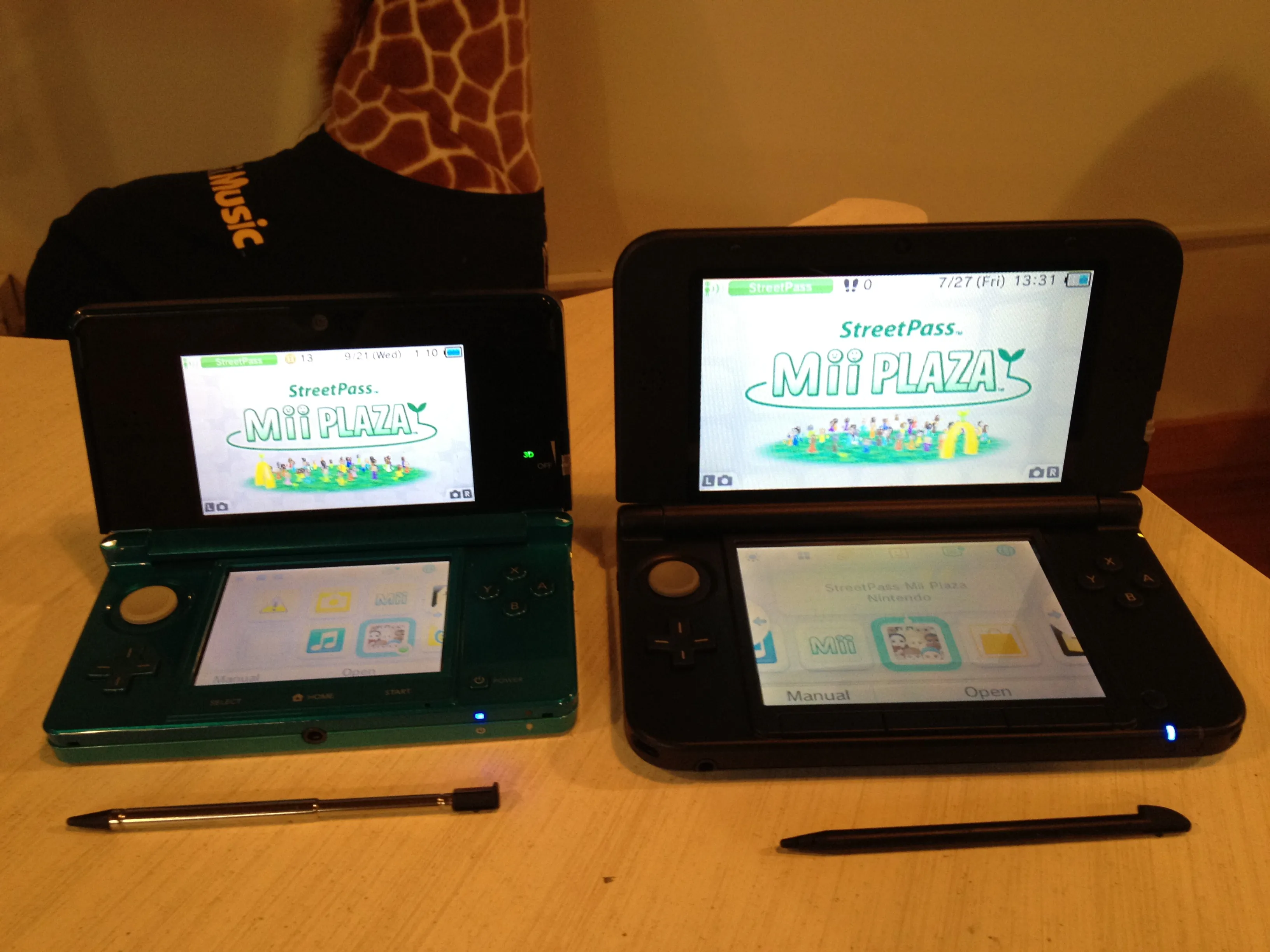 Nintendo 3DS XL Unboxing And Comparison